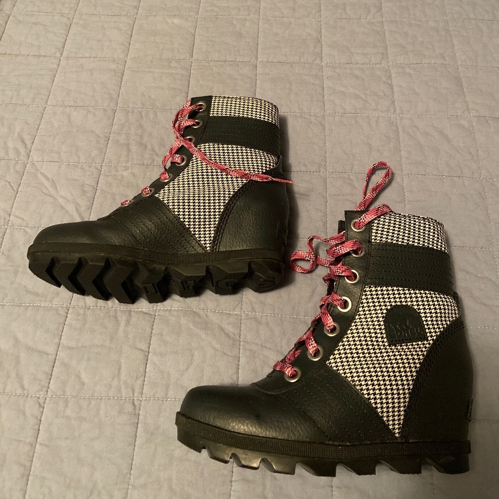 Girls Sorel Wedge Boots